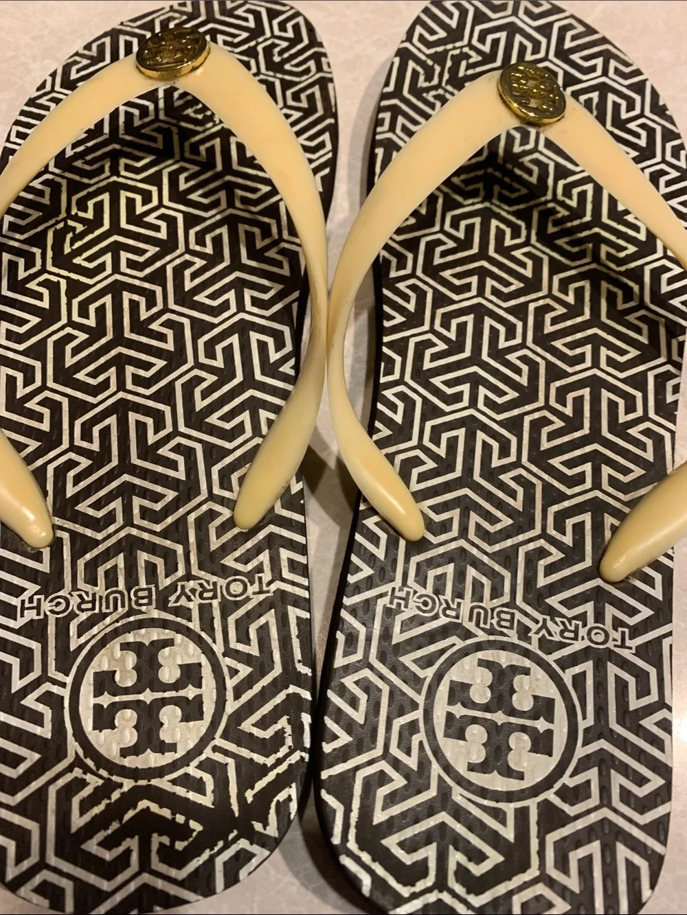 Tory Burch Cream Strap Flip Flops with Black & White Geometric Footbed Size 7